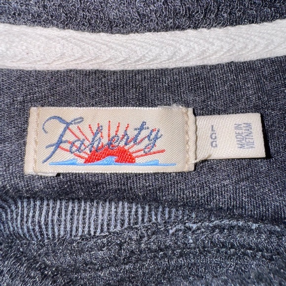 Faherty Gray Knit fold over neck front pocket long sleeve shirt. Size L GUC - Picture 6 of 10